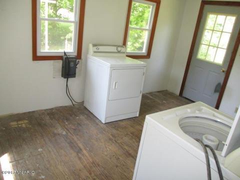 514 Maple St, Colon, MI 49040 photo 8