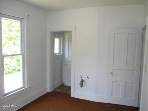 514 Maple St, Colon, MI 49040 photo 9