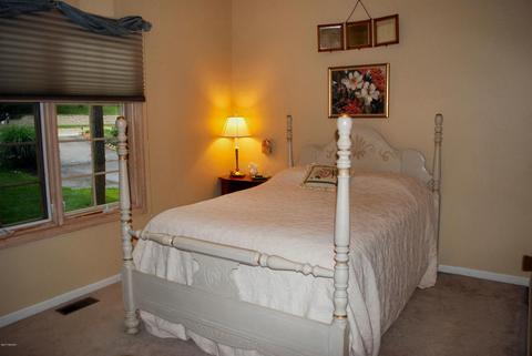 2232 Gee Dr SE, Lowell, MI 49331 photo 6