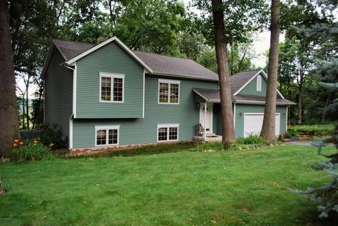 2232 Gee Dr SE, Lowell, MI 49331 photo 2