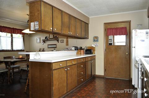204 Hanover St, Belding, MI 48809 photo 15