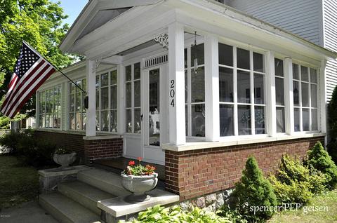 204 Hanover St, Belding, MI 48809 photo 4