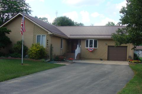 6801 E Pakes Rd, Crystal, MI 48818 photo 1
