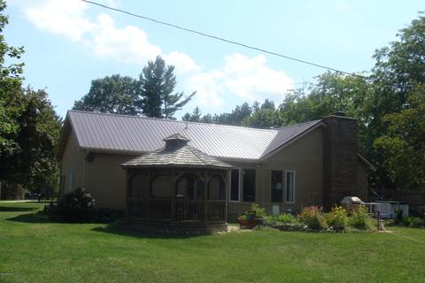 6801 E Pakes Rd, Crystal, MI 48818 photo 3