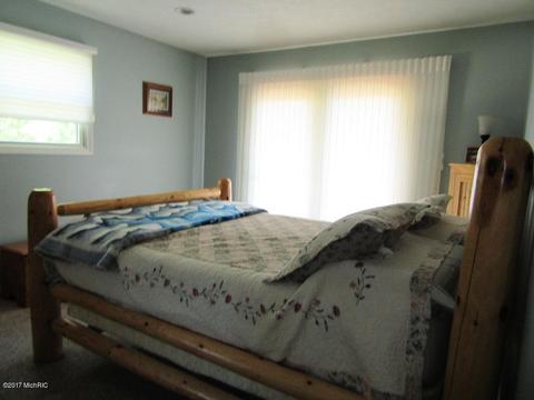 3042 E 6 Mile Rd, White Cloud, MI 49349 photo 5
