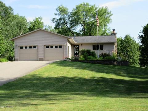 3042 E 6 Mile Rd, White Cloud, MI 49349 photo 1