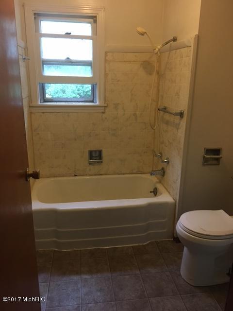 249 M89, Plainwell, MI 49080 photo 23