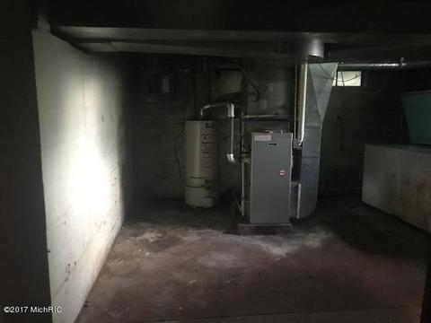 249 M89, Plainwell, MI 49080 photo 28
