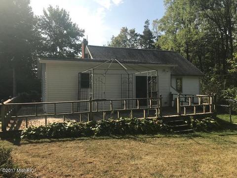 249 M89, Plainwell, MI 49080 photo 4