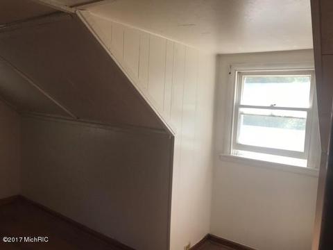 249 M89, Plainwell, MI 49080 photo 27