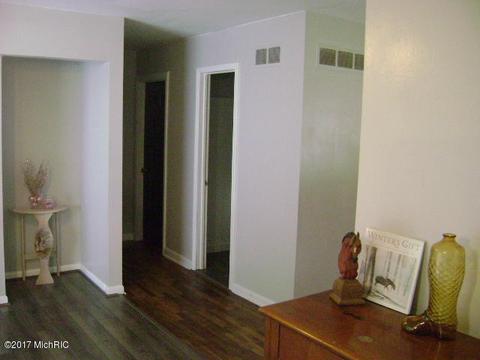 444 East Dr, Marshall, MI 49068 photo 13