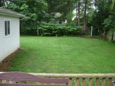 444 East Dr, Marshall, MI 49068 photo 8