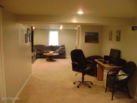 444 East Dr, Marshall, MI 49068 photo 18