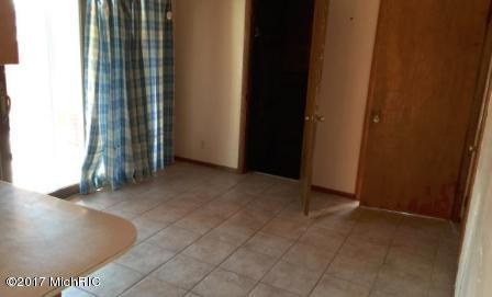 318 Peach St, Whitehall, MI 49461 photo 6
