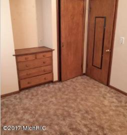 318 Peach St, Whitehall, MI 49461 photo 11