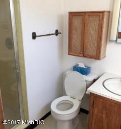 318 Peach St, Whitehall, MI 49461 photo 10