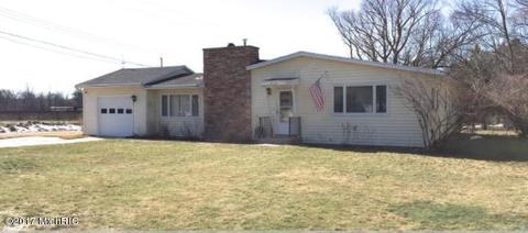 318 Peach St, Whitehall, MI 49461 photo 1