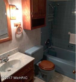 318 Peach St, Whitehall, MI 49461 photo 14
