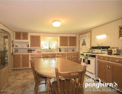 4246 E 104th St, Grant, MI 49327 photo 14