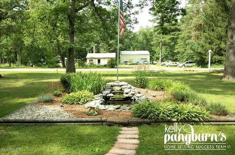 4246 E 104th St, Grant, MI 49327 photo 2