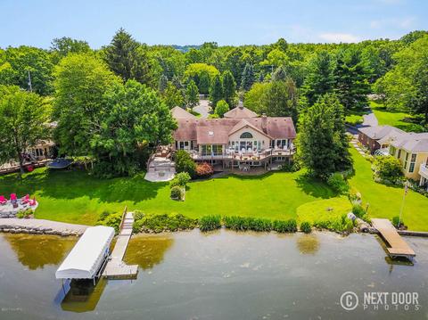 1015 Thornapple River Dr SE, Ada, MI 49301 photo 1