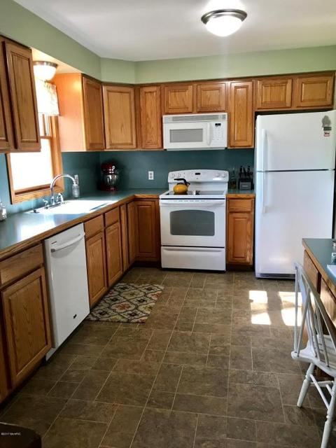4546 18th St, Dorr, MI 49323 photo 5