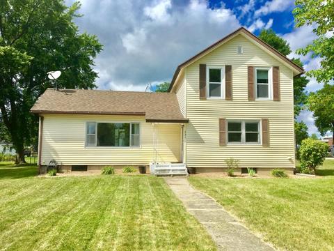 221 E Walnut St, Carson City, MI 48811 photo 3