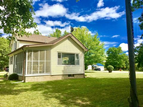 221 E Walnut St, Carson City, MI 48811 photo 42