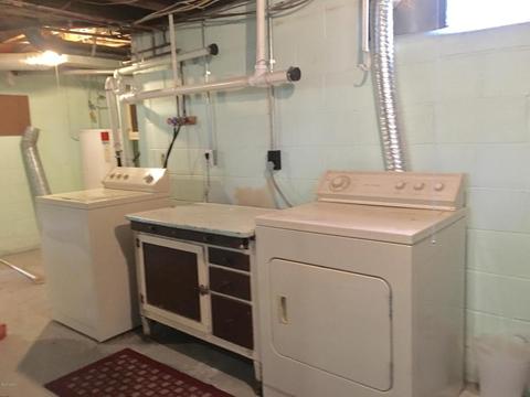 221 E Walnut St, Carson City, MI 48811 photo 33