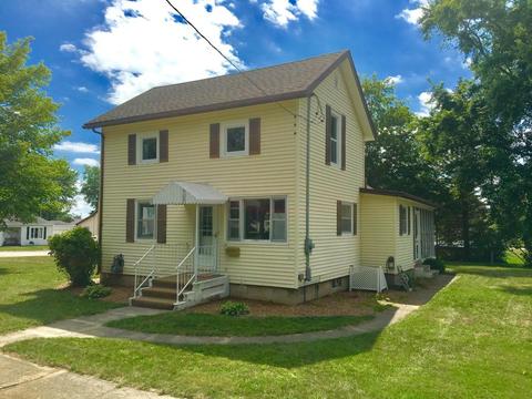 221 E Walnut St, Carson City, MI 48811 photo 6