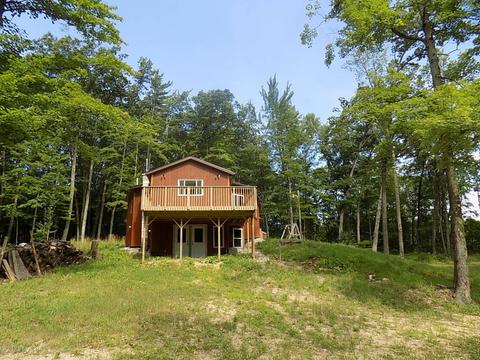 6668 E 16th St, White Cloud, MI 49349 photo 2