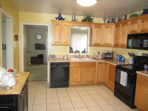 340 E Pine St, Fremont, MI 49412 photo 3