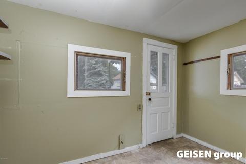 608 Harrison St, Belding, MI 48809 photo 9
