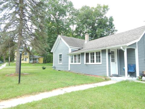189 Mill St, Saranac, MI 48881 photo 2