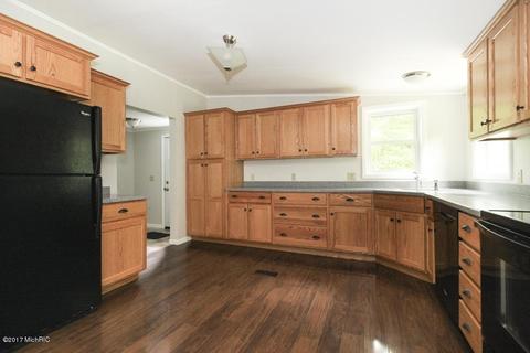 427 105th Ave, Plainwell, MI 49080 photo 6