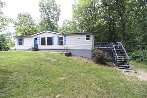 427 105th Ave, Plainwell, MI 49080 photo 2