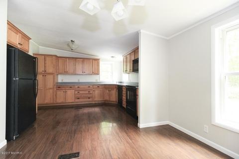 427 105th Ave, Plainwell, MI 49080 photo 5