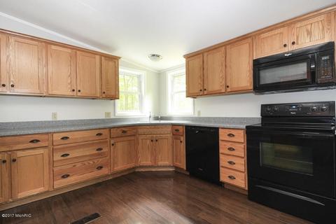 427 105th Ave, Plainwell, MI 49080 photo 7