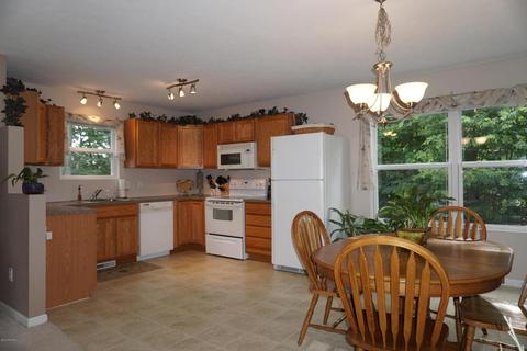 1340 Centennial Ct, Plainwell, MI 49080 photo 3