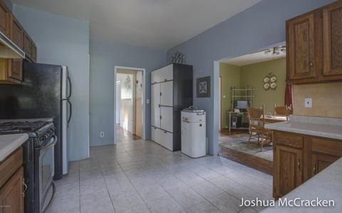 825 Harrison Ave, Belding, MI 48809 photo 6