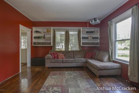 825 Harrison Ave, Belding, MI 48809 photo 3