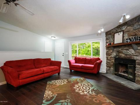 5251 Bartonville Rd, Belding, MI 48809 photo 3