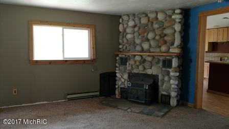 7438 W Wingleton, Baldwin, MI 49304 photo 4