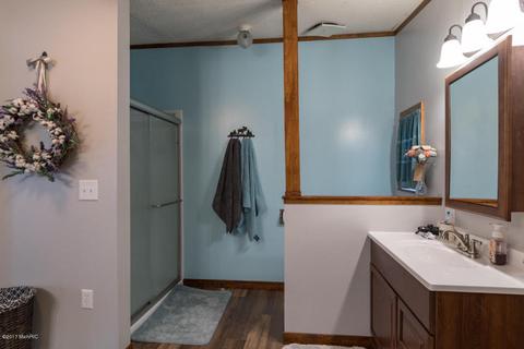 24923 E Point Dr, Mattawan, MI 49071 photo 9
