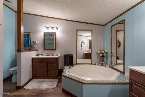 24923 E Point Dr, Mattawan, MI 49071 photo 8