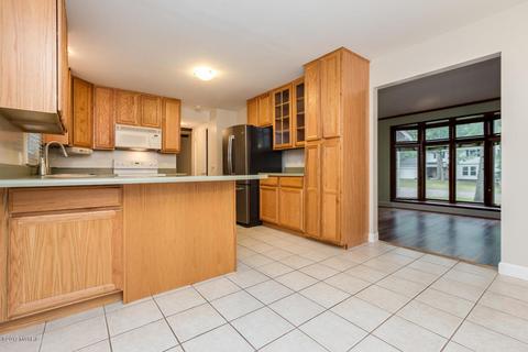 6146 Witherbee Dr SE, Ada, MI 49301 photo 15