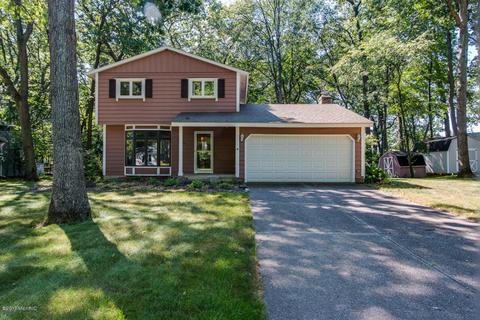 6146 Witherbee Dr SE, Ada, MI 49301 photo 3