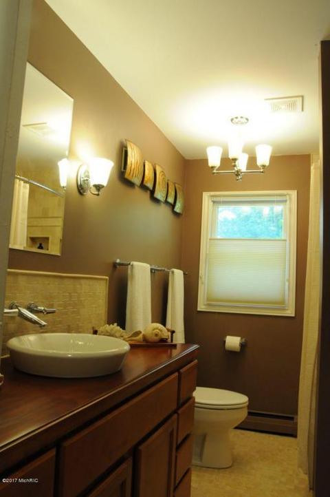 709 E North Dr, Marshall, MI 49068 photo 8