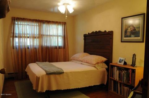 709 E North Dr, Marshall, MI 49068 photo 6