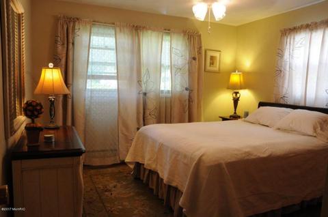 709 E North Dr, Marshall, MI 49068 photo 9
